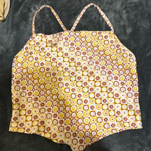 Cowl neck flower power top 🌼 - Picture 2 of 3